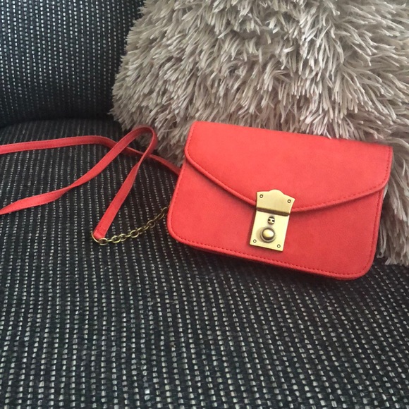 Red Purse - Picture 1 of 3